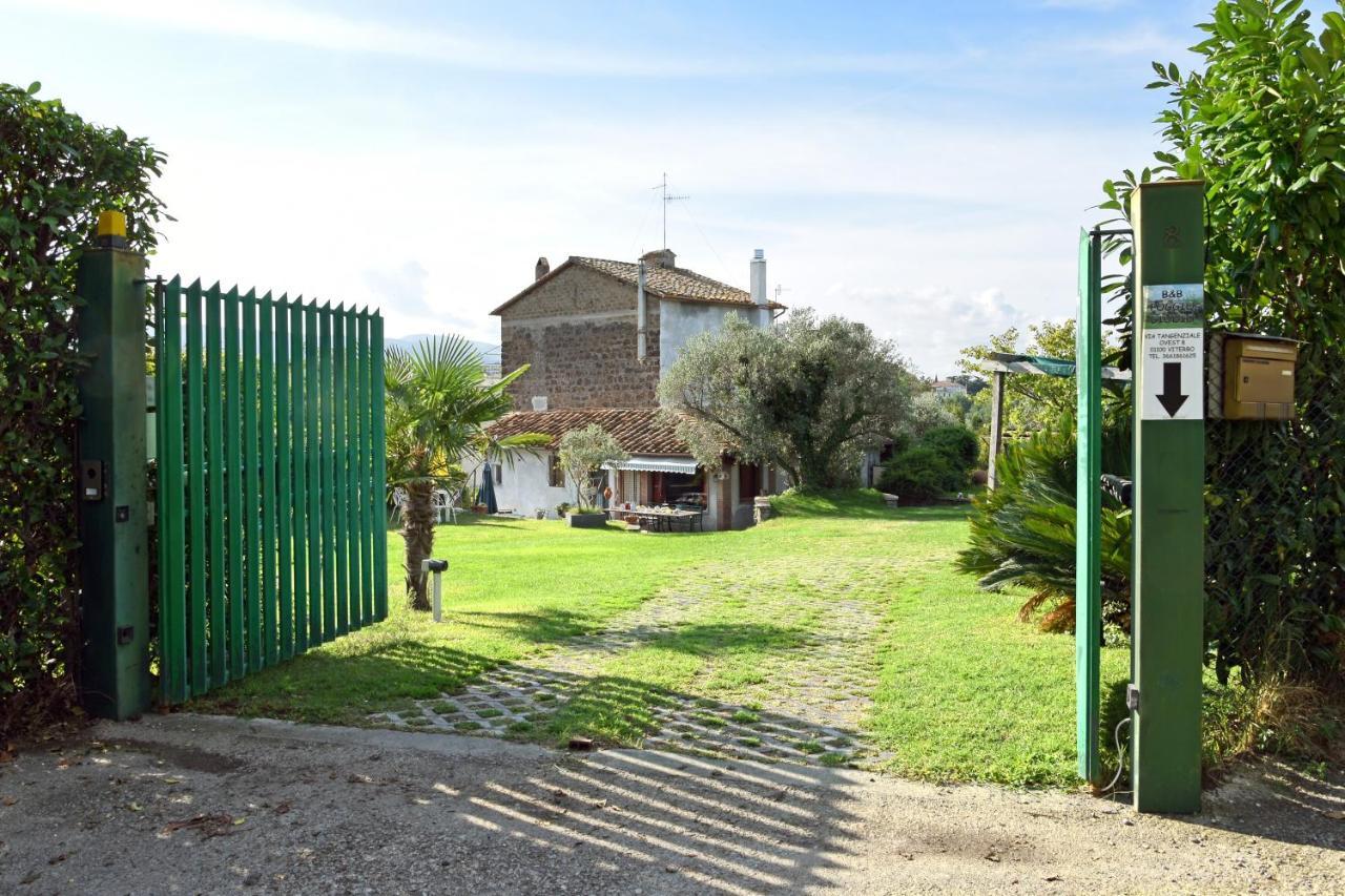 Bed and Breakfast La Finestra Di Umberto Vicino Al Centro Con Parcheggio Privato Витербо Экстерьер фото