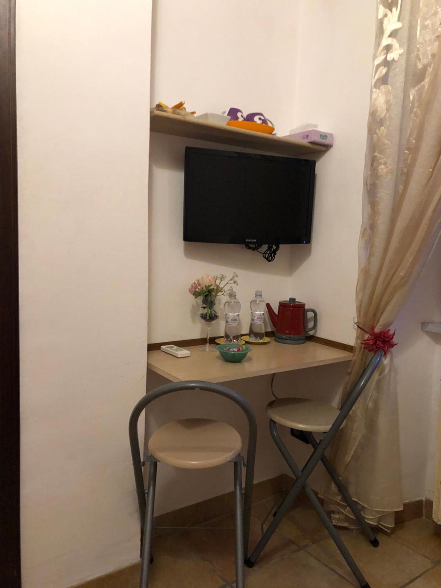Bed and Breakfast La Finestra Di Umberto Vicino Al Centro Con Parcheggio Privato Витербо Экстерьер фото