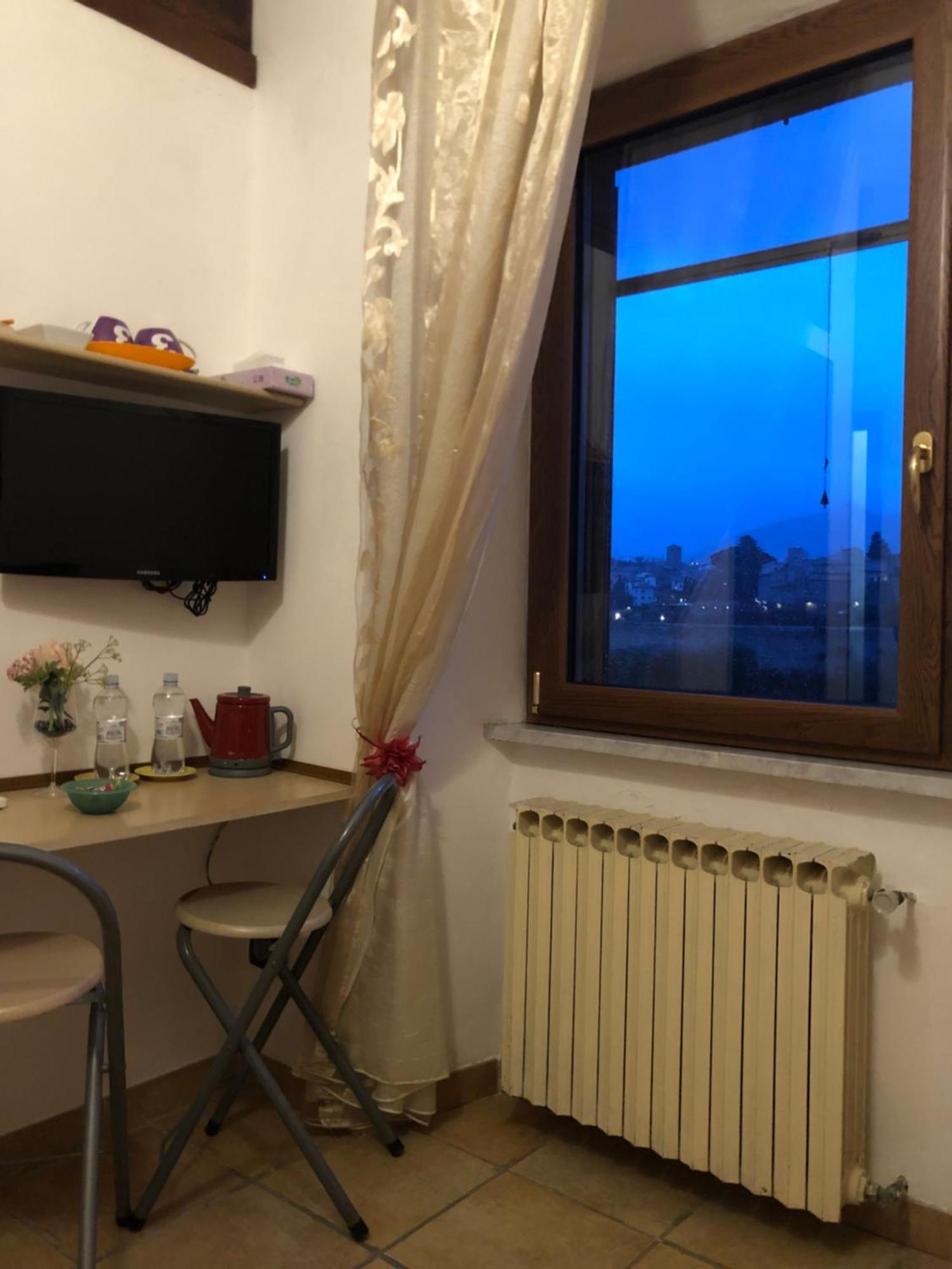 Bed and Breakfast La Finestra Di Umberto Vicino Al Centro Con Parcheggio Privato Витербо Экстерьер фото